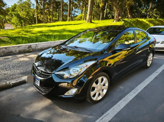 Hyundai Elantra GLS 1.8 16V Aut. 2012
