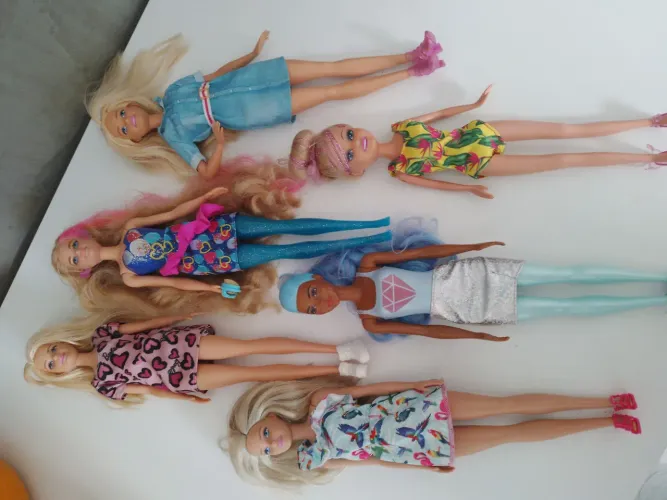 Barbie lote com 6 bonecas em excelente estado