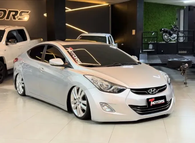 Hyundai Elantra GLS 1.8 16V Aut. 2012