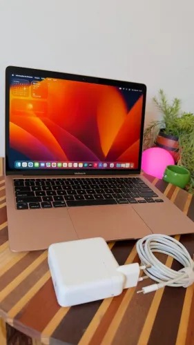 MacBook Air M1 13pol 8GB 256GB Dourado (724)