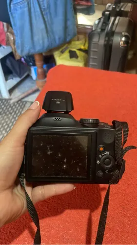 Vendo câmera fotográfica fujifilm 16 Mp finepix S