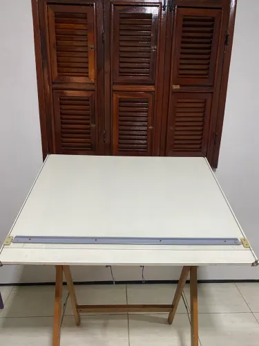mesa de desenho/prancheta trident 4830 100x80 com regua paralela