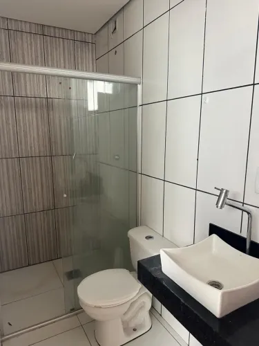 Alugo bairro Pedrossiam 4 q sendo uma suíte