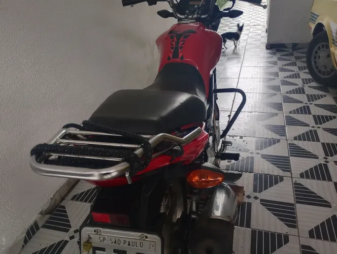 Vendo cg fan 125 em ótimo estado motor , parti elétrica ótimo.moto