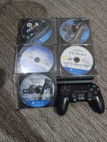 (Ps4 fat) pouco usado + 1 controle + 9 jogos instalados