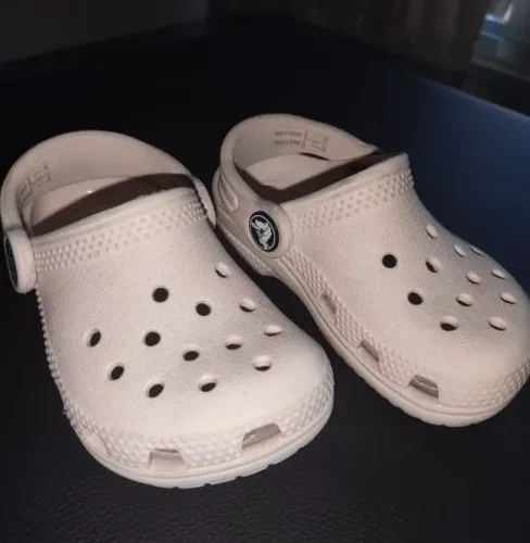 Crocs infantil