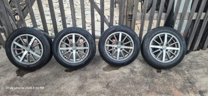 Rodas aro 15 4 furos com pneus 185/65/15 
