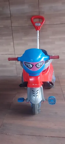 Triciclo infantil