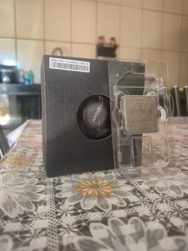 Vendo ryzen 3 3200g, semi novo