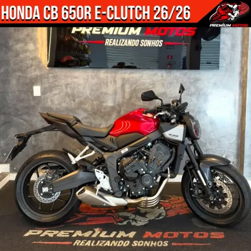 Cb 650R E-CLUTCH 2026 com 293KM