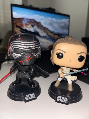 Funko Pop Rey e Kylo Ren - 2019