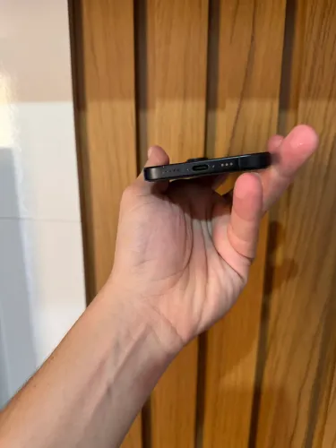 iPhone 16 128GB com garantia Apple 12/26?