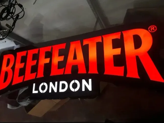 Luminoso letreiro painel de led beefeter London