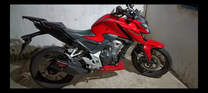 Troco em cg com volta de 10,000,valor da CB.300,( 24,000) tl. *