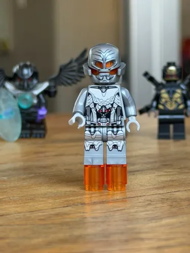 Lego Marvel Minifigures ORIGINAIS - NÃO VENDO SEPARADOS, NÃO INSISTIR. Ultimate Ultron,