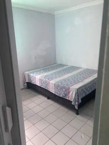 Alugo quarto
