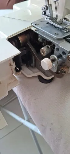 Máquina de costura Oveslock e Ultralock Janome 