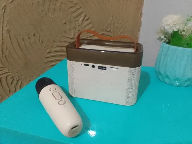 Mini Karaokê Portátil Bluetooth + Microfone Sem Fio (Novo)