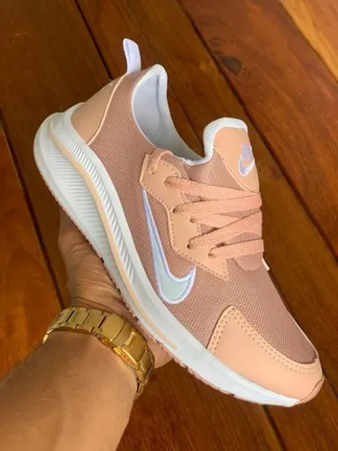 NIKE AIR FREE