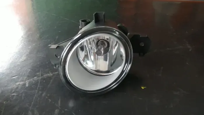 Farol de Milha Lado Direito Renault Master 2014 em diante 