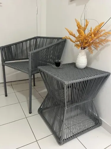 Cadeira com mesa em alumínio