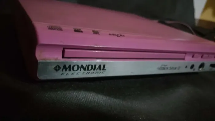 Aparelho Dvd da Mondial, cor rosa, bom estado.