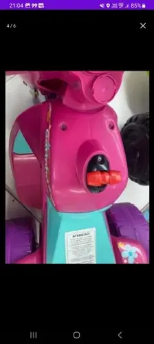 VENDO MOTOCA ELÉTRICA DA GATINHA E BICICLETA DA PRINCESA SEMI - NOVAS !!!