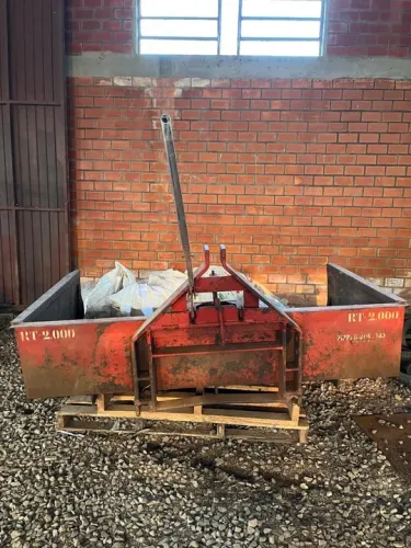 Plataforma basculante T RT-2000 Plataforma 2 mts marcas de uso, sem podres!