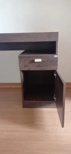 Mesa para home office em madeira MDF