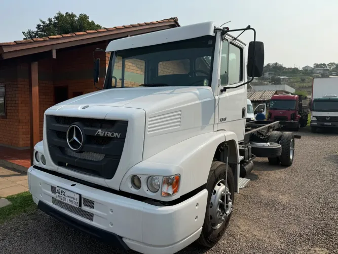 Mercedes Benz Atron 1319 Ano 2012
