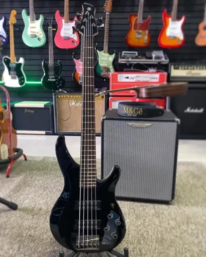 Baixo Yamaha TRBX 305 5 cordas ativo novo