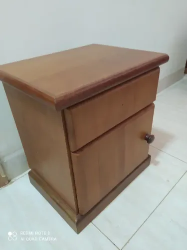 Criado mudo / Mesa de cabeceira