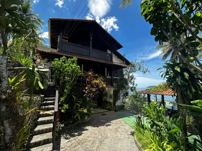 CASA PÉ NA AREIA A VENDA EM MURIQUI 