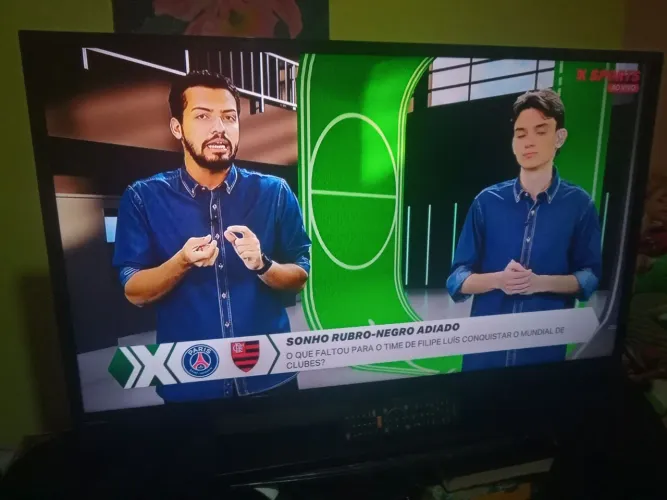 SMART TV TOSHIBA 40 POLEGADAS COM CONTROLE remoto funcionando perfeitamente 