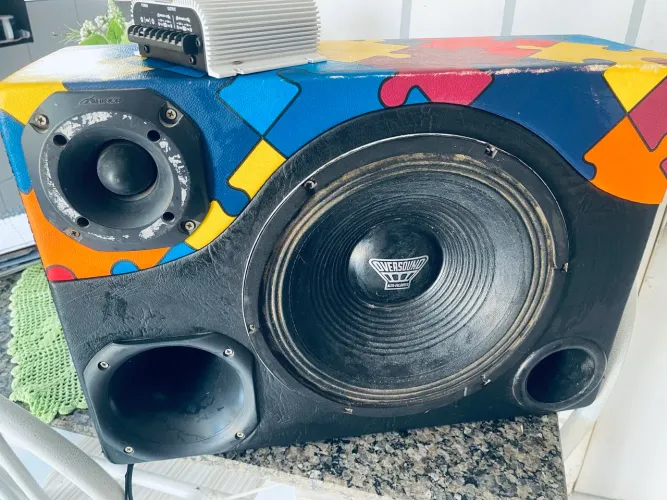 Vende se CAIXA DE SOM