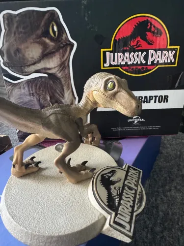 Iron studios velociraptor minico jurassic park