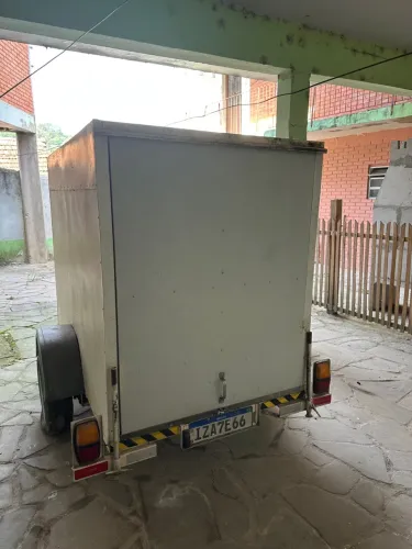Carreta reboque fechado para carro