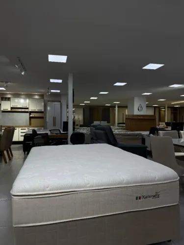 Cama Queen com pillom top 158 x 198