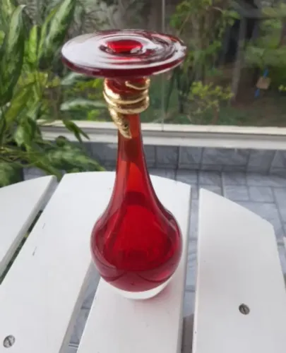 Vaso antigo em cristal vermelho 24cm altura