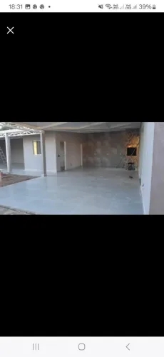 Pedreiro disponível 