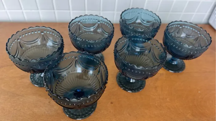 06 taças de sobremesa de vidro azul TokStok