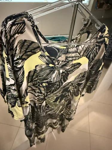 Black week- r$50 por r$39 Vestido em tecido estampado Hering tam P