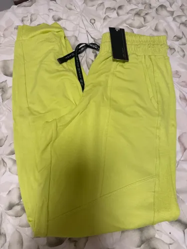 Outlet - Calça esportiva amarelo neon -Magia do Mar