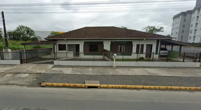 Excelente área para investidores no Centro de Pirabeiraba c/ 1366m²
