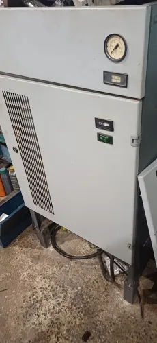 Compressor Atlas Copco SF4 com secador, isento de oleo, 5cv, 220v trifasico