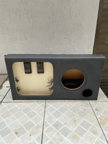 Caixa de Som Dutada Sub 10 com componentes