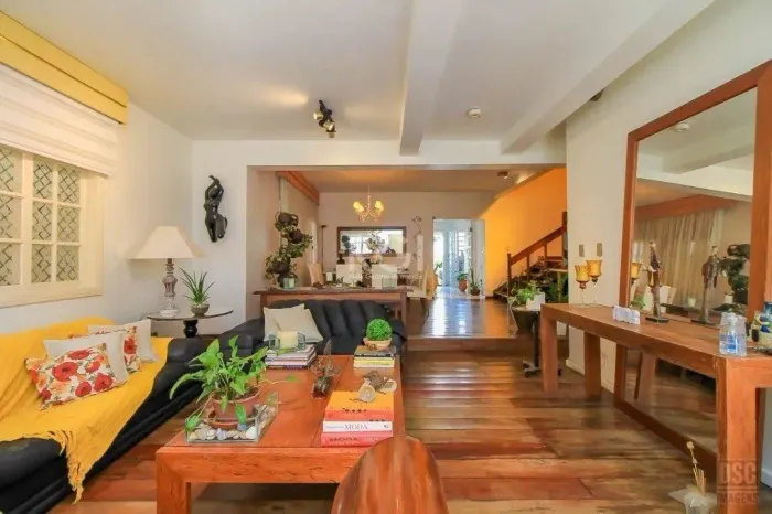 casa Living para 3 ambientes com lavabo, cozinha com pia e armários planejados