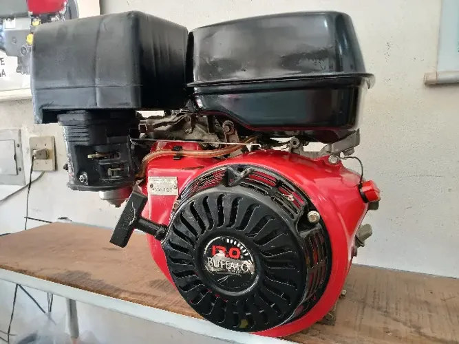 Motor a gasolina 15 hp partida eletrica semi novo em otimo estado