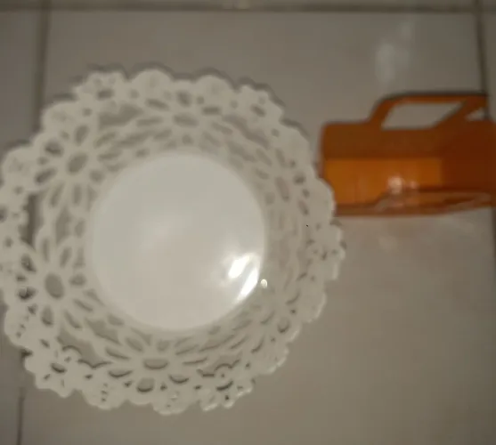 Duas Lindas cestinhas plásticas 10,00