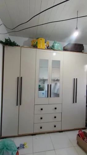 Guarda roupa de 6 porta e 3 gaveta com espelho